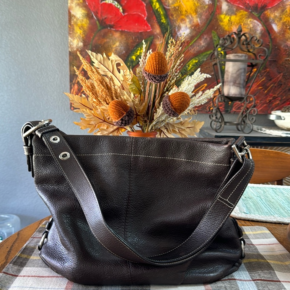 Vintage Coach Shoulder bag. Great condition Brown. Ready for a new owner